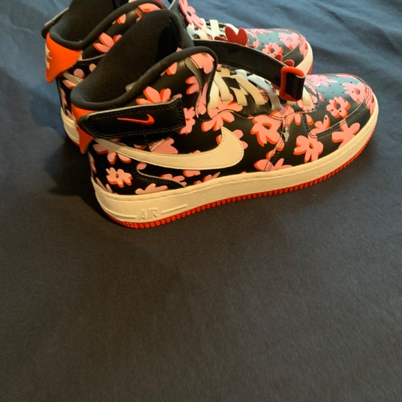 New! Women’s 8.5/ Girls 7y Nike Air Force 1 “Floral” - Picture 3 of 6